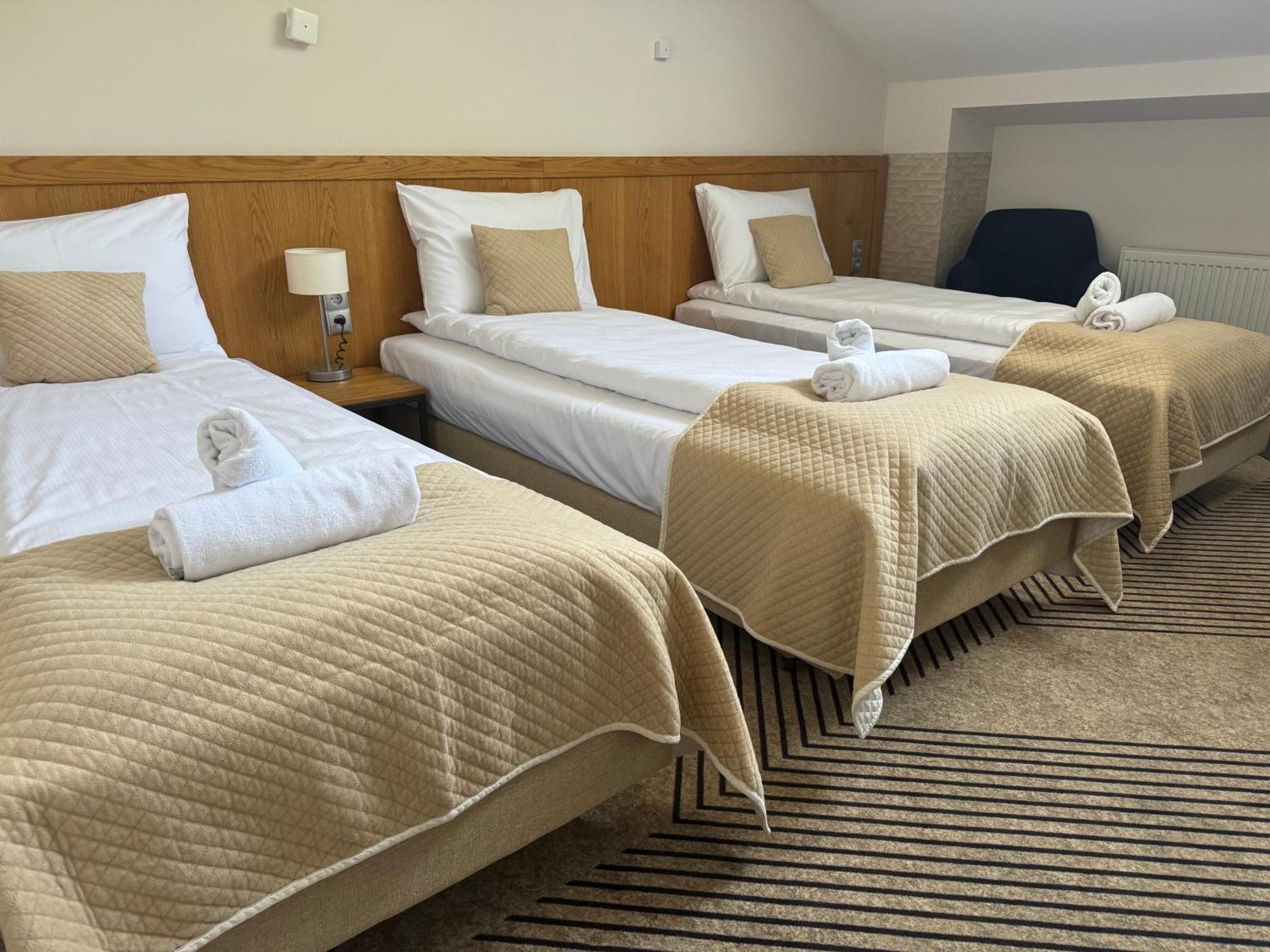 Hotel apartamentowy Iris *